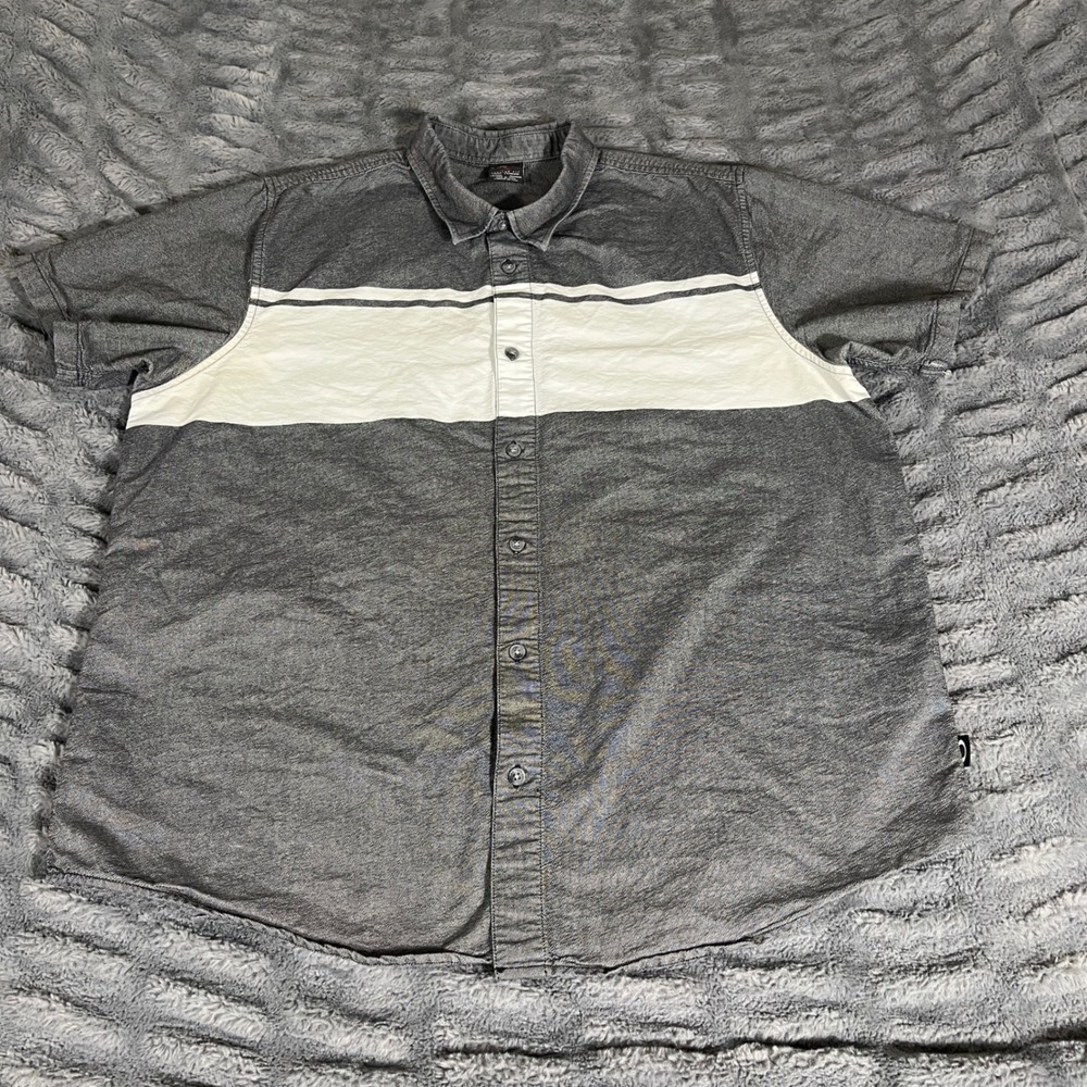 Oakley Mens XL Gray White Colorblock Stripe Short Sleeve Button Down Shirt AP101